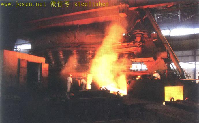 高炉出铁水.jpg